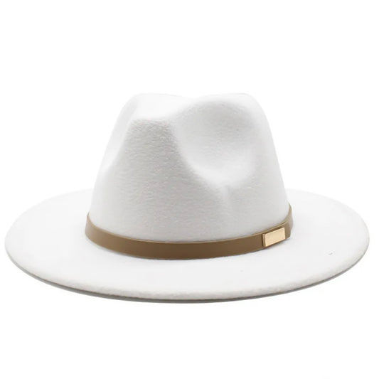 Pălărie cu accesoriu decorativ