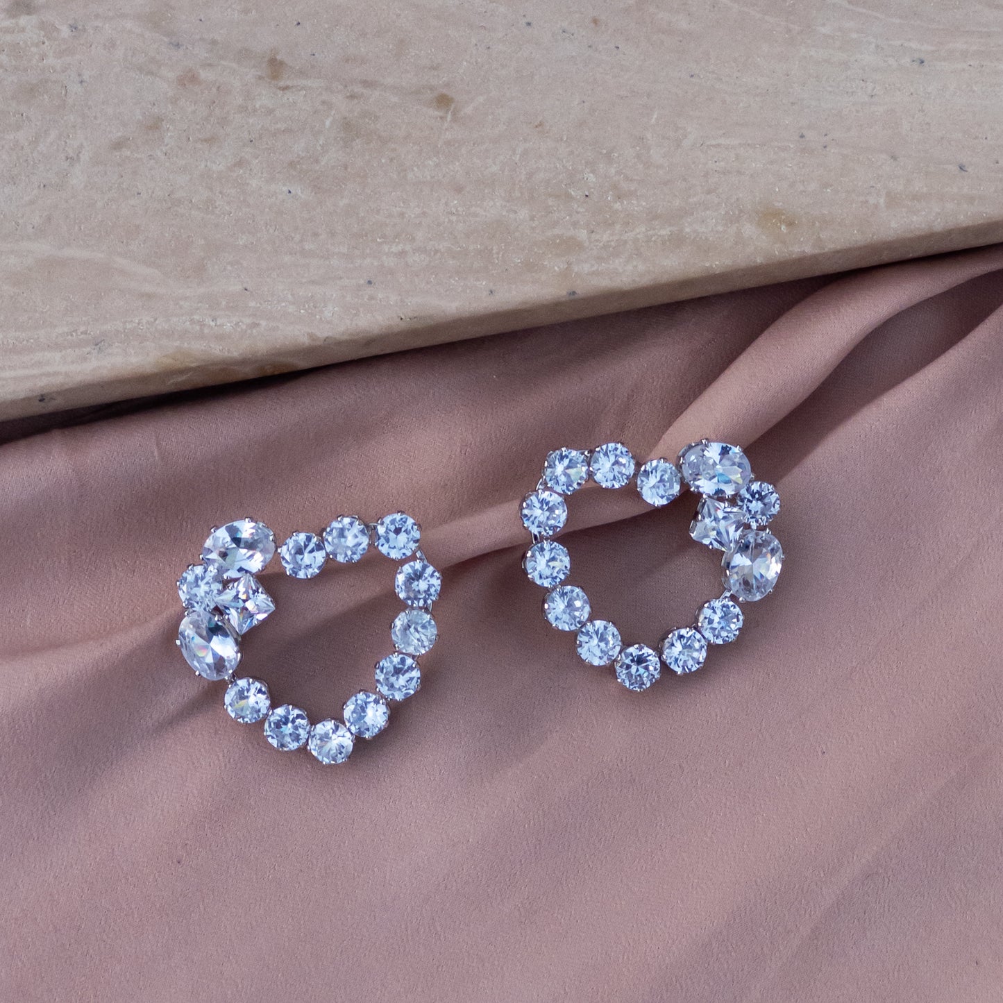 Cercei Delicate Hearts