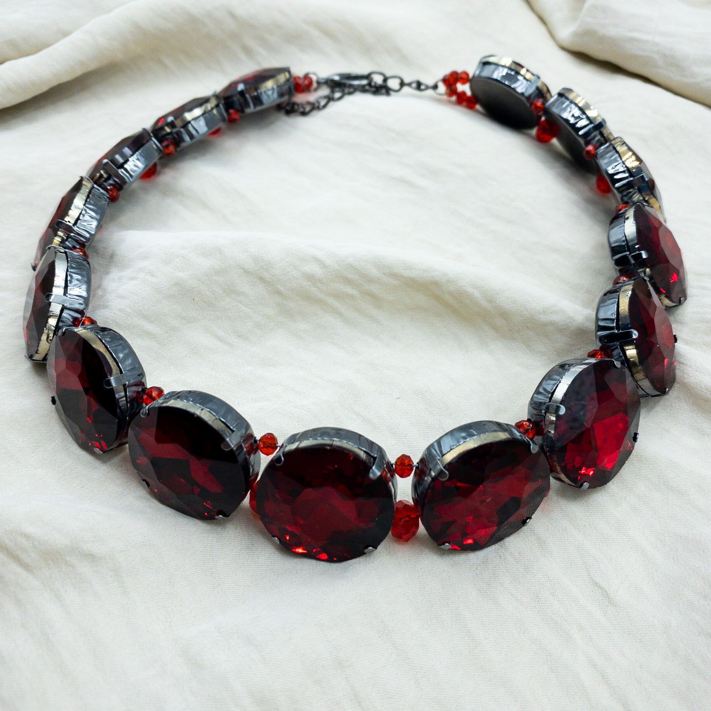 Colier Red