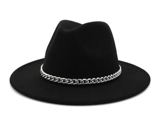 Pălărie neagră cu lant