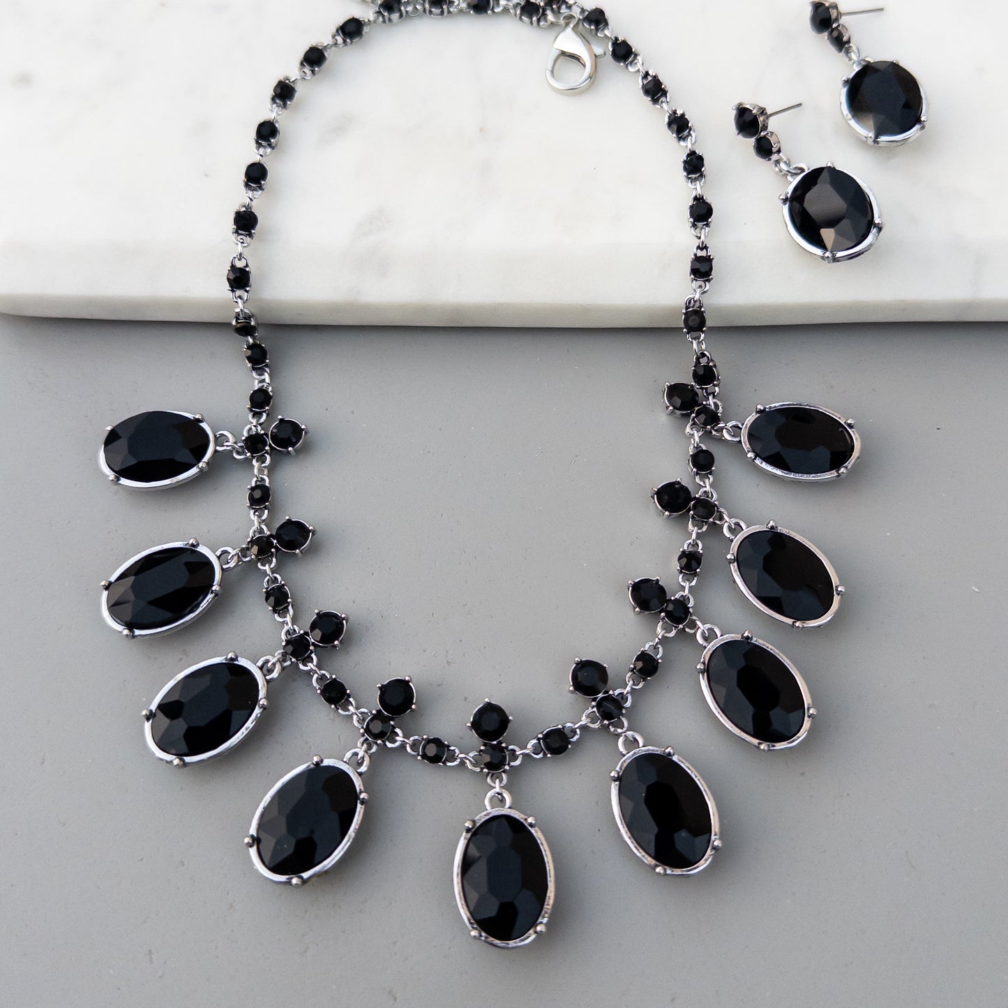 Colier și cercei Emily