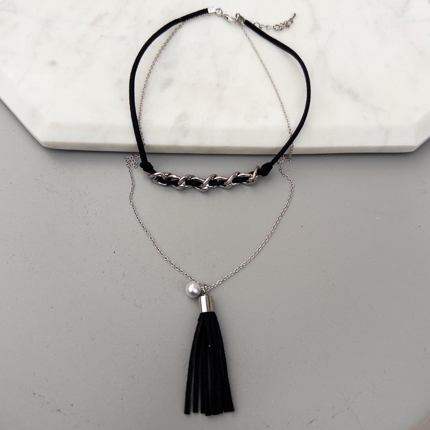 Colier Black