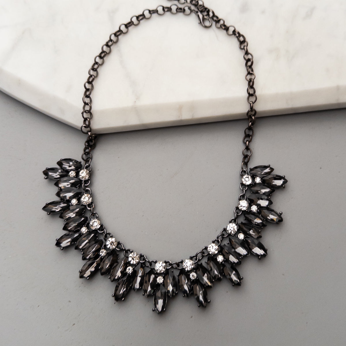 Colier Crystal Grey