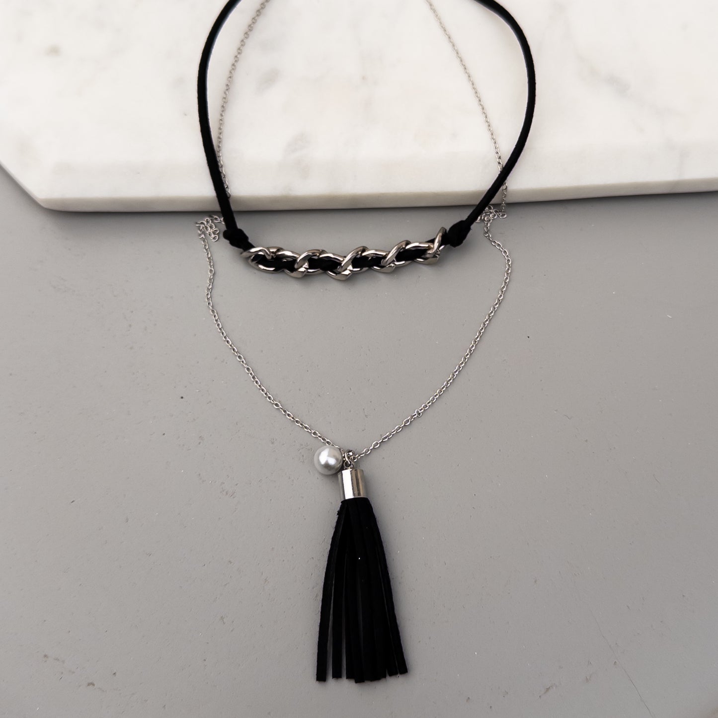 Colier Black