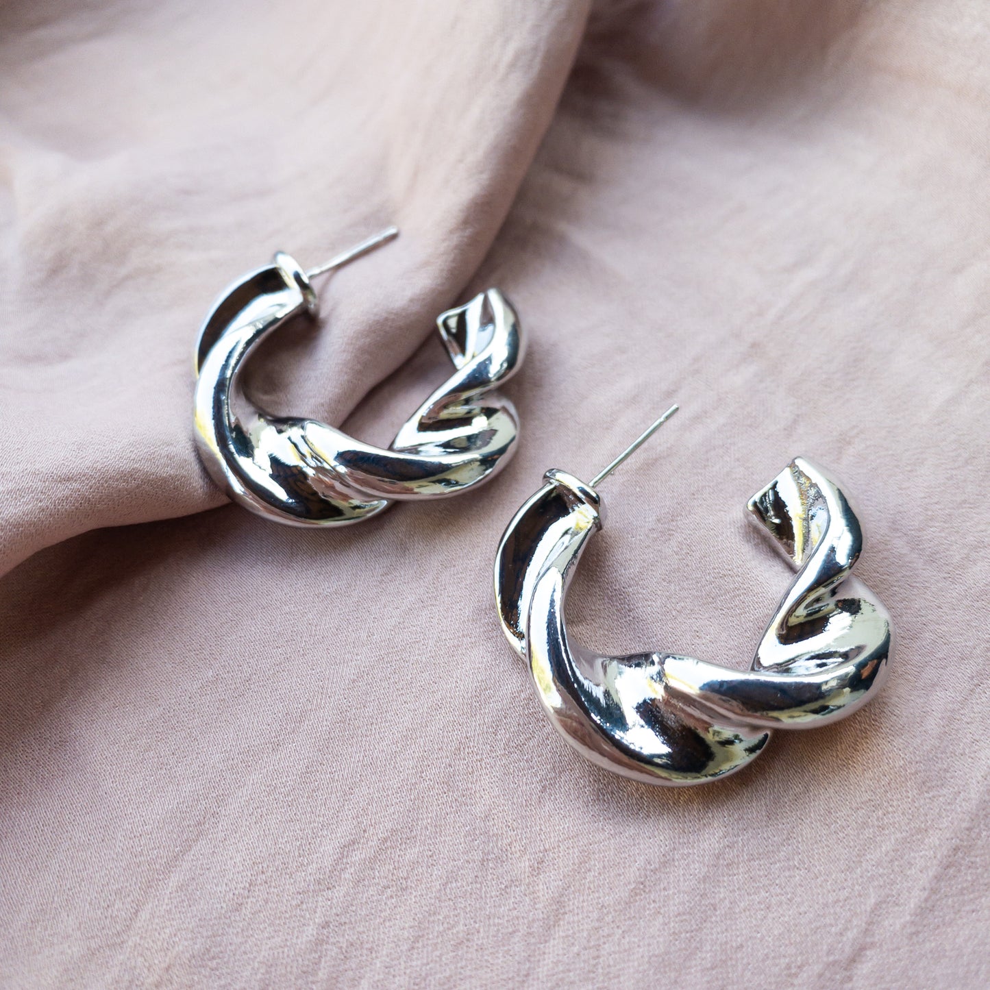 Twisted Silver Hoops