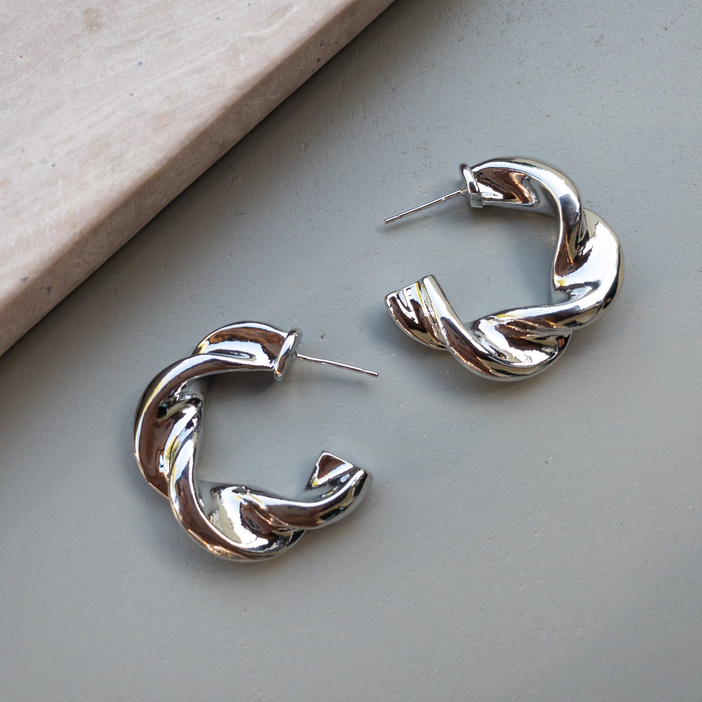 Twisted Silver Hoops